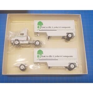 Winross Batesville Casket Dropdeck Doubles Truck